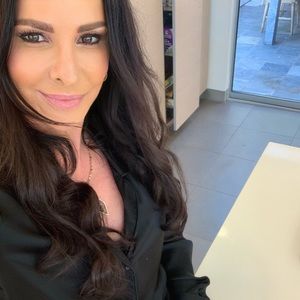 Meet your Posher, Alicia